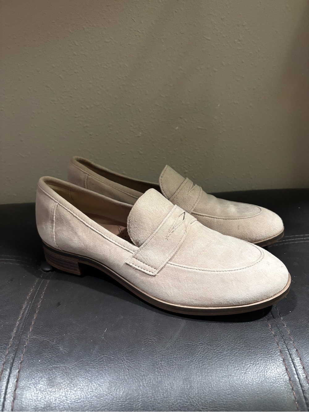 Clark’s Suede Penny Loafers in Light Beige